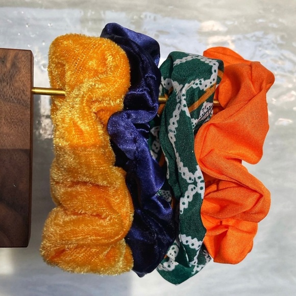 Scrunchie Bundle! Mystery Box- Includes 2-4 Pieces- NEW - Picture 12 of 16